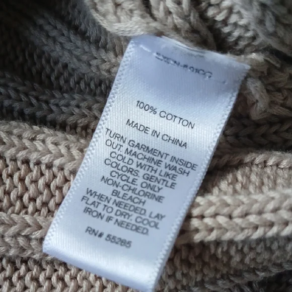 Express Women's Ribbed Sweater - Picture 9 of 9